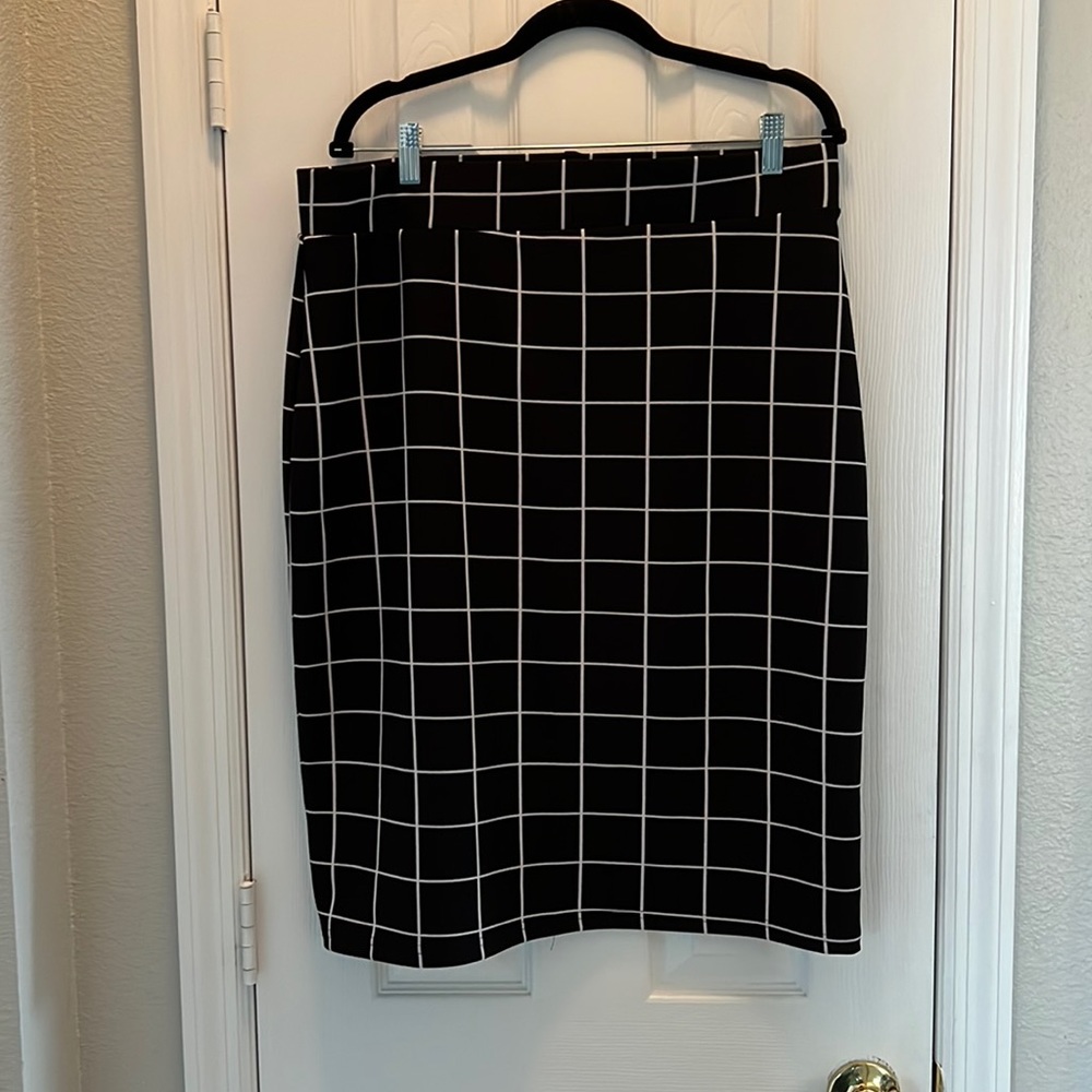 Geometric Pencil Skirt